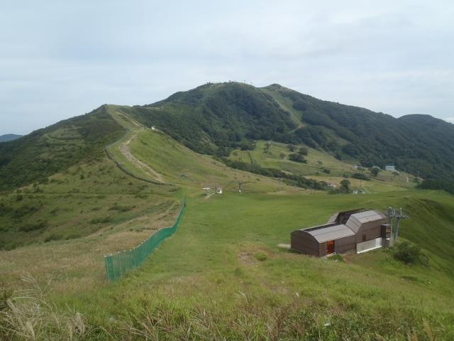 高丸山から鉢伏山を